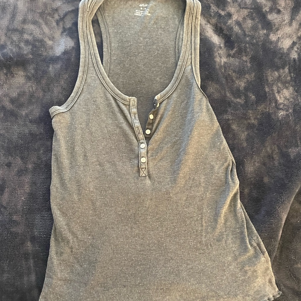 Grey lettuce cut tank top